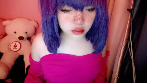 cute online show from 07-22-26, 09:39