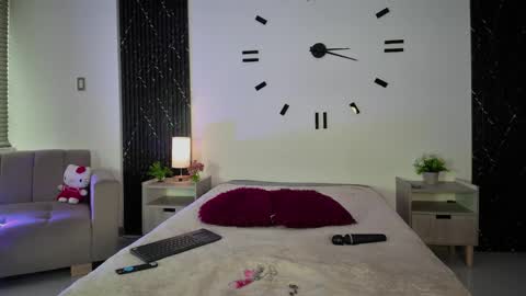 Snapshot of aurora_petitee chatting on 06-06-26, 01:27 Aurora online show from 06-06-26, 01:27