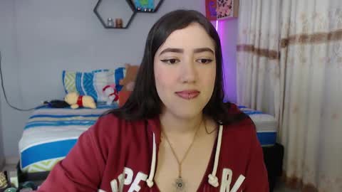 Snapshot of aurora_shy_ chatting on 12-13-24, 05:00 Aurora online show from 12-13-24, 05:00