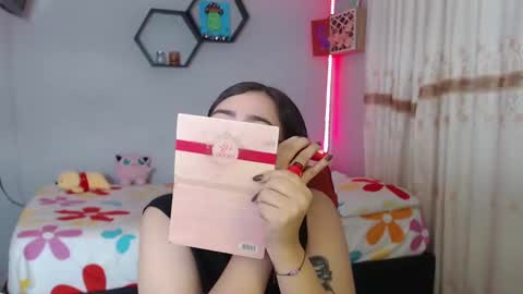 Snapshot of aurora_shy_ chatting on 01-18-25, 08:19 Aurora online show from 01-18-25, 08:19