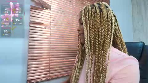 Snapshot of aurorabrow chatting on 09-29-25, 07:51 Ariana online show from 09-29-25, 07:51