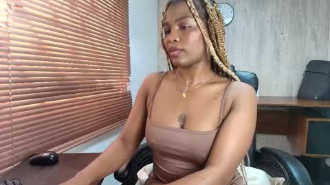 Snapshot of aurorabrow chatting on 10-29-25, 02:52 Ariana online show from 10-29-25, 02:52