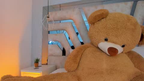 Snapshot of auroraflowers chatting on 01-18-26, 07:17 Aurora online show from 01-18-26, 07:17