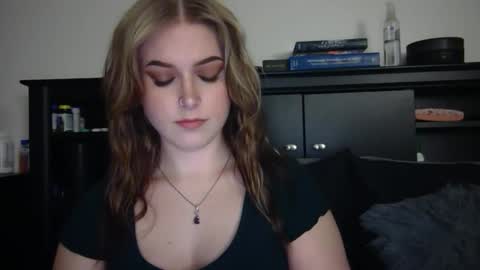 auroralightz1 online show from 03-12-26, 07:53