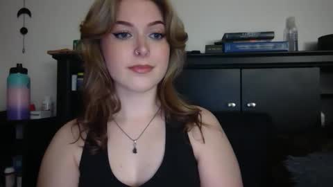 auroralightz1 online show from 05-21-26, 06:59