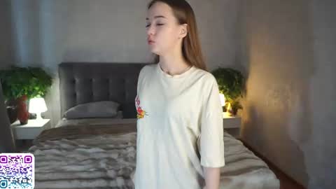 Snapshot of auroralowen chatting on 07-12-26, 06:04 Aurora online show from 07-12-26, 06:04