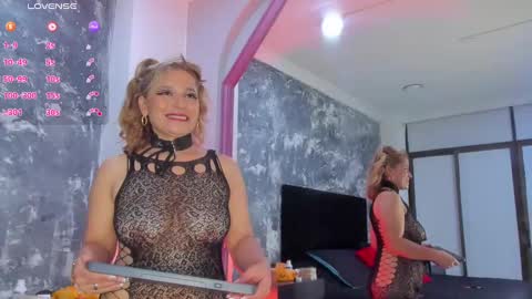 Snapshot of aurorarojas chatting on 01-18-25, 11:00 Aurora Rojas online show from 01-18-25, 11:00