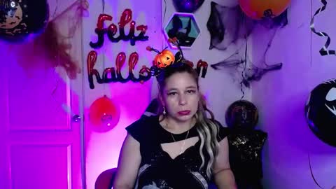 Snapshot of aurorarojas chatting on 10-21-25, 02:34 Aurora Rojas online show from 10-21-25, 02:34