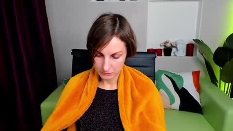 Snapshot of aurorascript chatting on 12-14-24, 07:14 Aurora online show from 12-14-24, 07:14