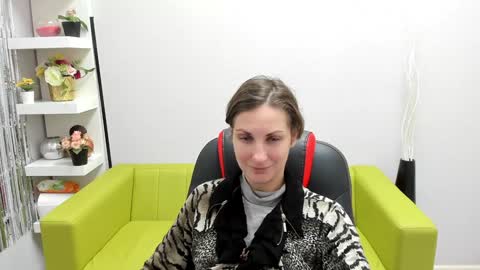 Snapshot of aurorascript chatting on 12-21-24, 03:42 Aurora online show from 12-21-24, 03:42