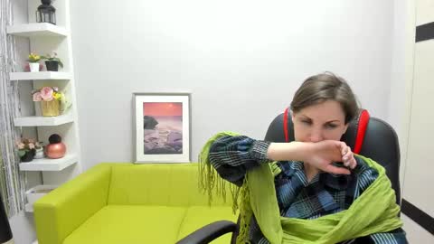 Snapshot of aurorascript chatting on 02-27-25, 04:20 Aurora online show from 02-27-25, 04:20