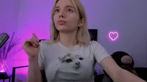 aurorawrenfield online show from 04-13-26, 04:07