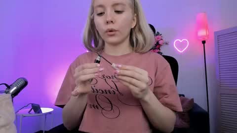 aurorawrenfield online show from 04-28-26, 04:28