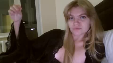 AuroraXRoses online show from 11-01-25, 04:09