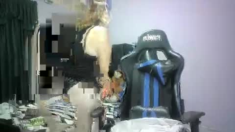 Snapshot of aurori997239 chatting on 10-30-25, 02:13 aurori997239 online show from 10-30-25, 02:13