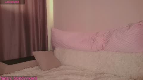 Snapshot of aurorryy1 chatting on 07-27-26, 04:41 Aurora online show from 07-27-26, 04:41
