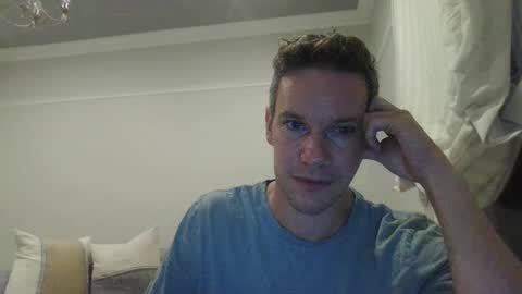 aussiesurfer0000 online show from 02-04-25, 09:38