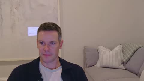 Snapshot of aussiesurfer0000 chatting on 05-08-26, 05:13 aussiesurfer0000 online show from 05-08-26, 05:13