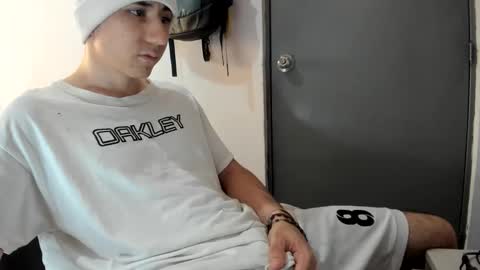 Snapshot of austin1119a chatting on 10-31-25, 05:25 austin1119a online show from 10-31-25, 05:25