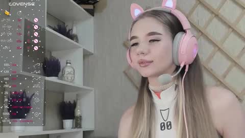 Snapshot of auto_baby chatting on 10-30-25, 11:00 Dasha online show from 10-30-25, 11:00