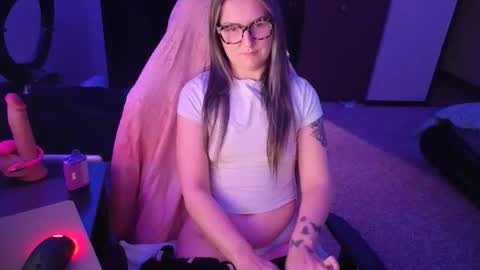 autumn2704 online show from 11-25-25, 04:29