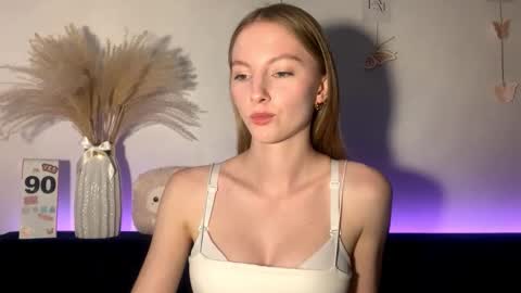 Annie online show from 09-21-25, 03:02