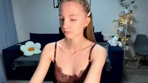 Annie online show from 10-05-25, 02:59