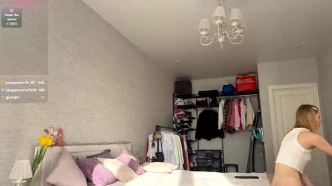 Annie online show from 03-12-26, 01:06