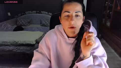 Snapshot of ava__doll chatting on 02-10-26, 02:21 Ava online show from 02-10-26, 02:21