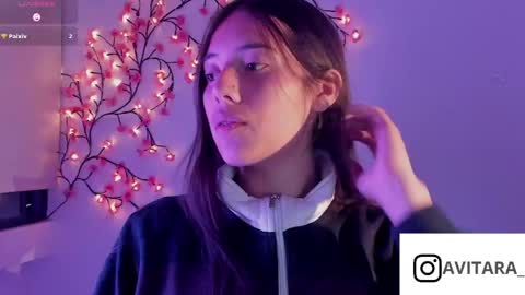 Snapshot of ava_broown chatting on 05-10-26, 01:33 online show from 05-10-26, 01:33