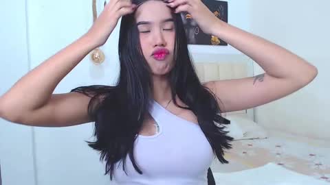 Snapshot of ava_jhonsson chatting on 02-21-25, 03:32 ava online show from 02-21-25, 03:32
