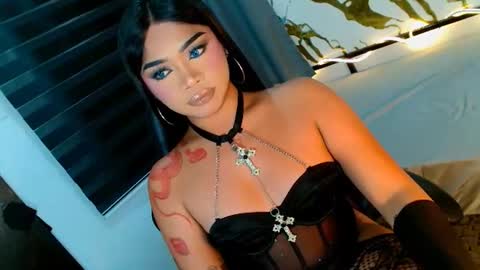 Snapshot of ava_lux chatting on 06-18-26, 08:35 Ava online show from 06-18-26, 08:35