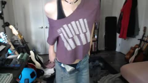 Snapshot of ava_reinhart_999 chatting on 04-30-26, 07:42 Ava online show from 04-30-26, 07:42