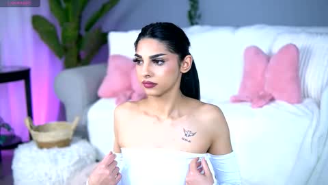 Ava online show from 03-06-26, 08:27