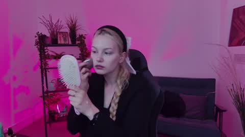 Snapshot of avadaviis chatting on 09-11-25, 07:19 Ava nonude online show from 09-11-25, 07:19