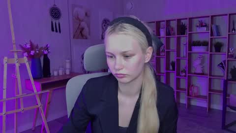 Snapshot of avadaviis chatting on 09-17-25, 10:17 Ava nonude online show from 09-17-25, 10:17