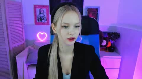Snapshot of avadaviis chatting on 10-18-25, 02:29 Ava nonude online show from 10-18-25, 02:29
