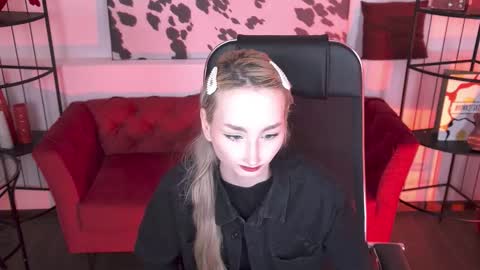 Snapshot of avadaviis chatting on 02-15-26, 01:20 Ava nonude online show from 02-15-26, 01:20
