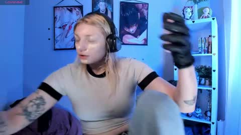 Ava online show from 05-11-26, 01:50