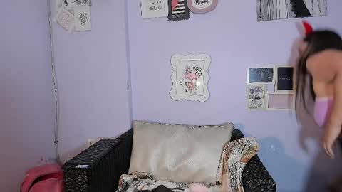 avawhiite online show from 04-11-26, 06:56