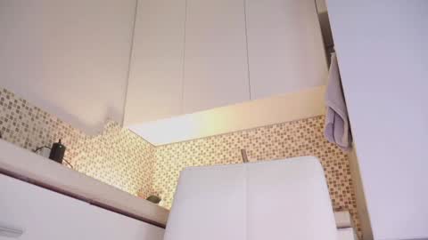 Kate  online show from 10-29-25, 04:09