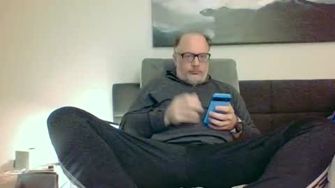 Snapshot of averagegreg chatting on 03-11-25, 02:54 Greg online show from 03-11-25, 02:54