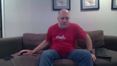 Snapshot of averagegreg chatting on 09-14-25, 04:11 Greg online show from 09-14-25, 04:11