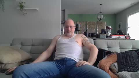 Snapshot of averagegreg chatting on 02-03-26, 02:44 Greg online show from 02-03-26, 02:44