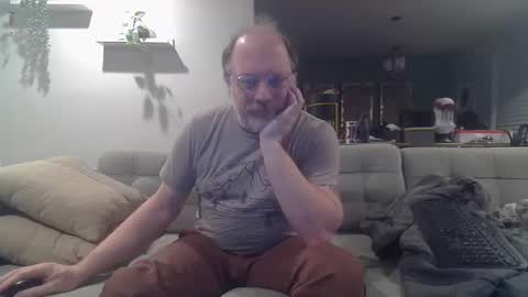 Snapshot of averagegreg chatting on 02-26-26, 02:21 Greg online show from 02-26-26, 02:21