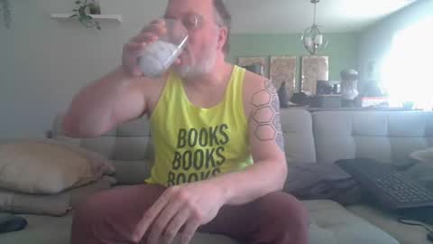 Snapshot of averagegreg chatting on 03-01-26, 08:44 Greg online show from 03-01-26, 08:44