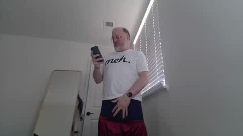 Snapshot of averagegreg chatting on 05-16-26, 01:10 Greg online show from 05-16-26, 01:10