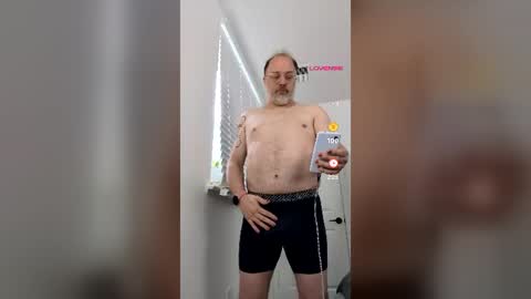 Snapshot of averagegreg chatting on 07-09-26, 11:47 Greg online show from 07-09-26, 11:47