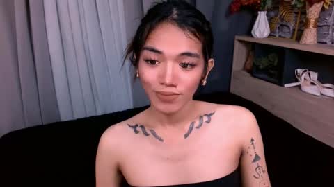 Snapshot of avery_hunt chatting on 03-09-26, 02:48 Avery online show from 03-09-26, 02:48