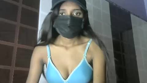 Snapshot of avery_lust01 chatting on 05-08-26, 06:19 avery_lust01 online show from 05-08-26, 06:19